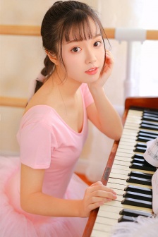 新婚少妇呻吟啊哦迎合